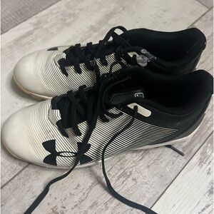 UA baseball cleats size 3Y